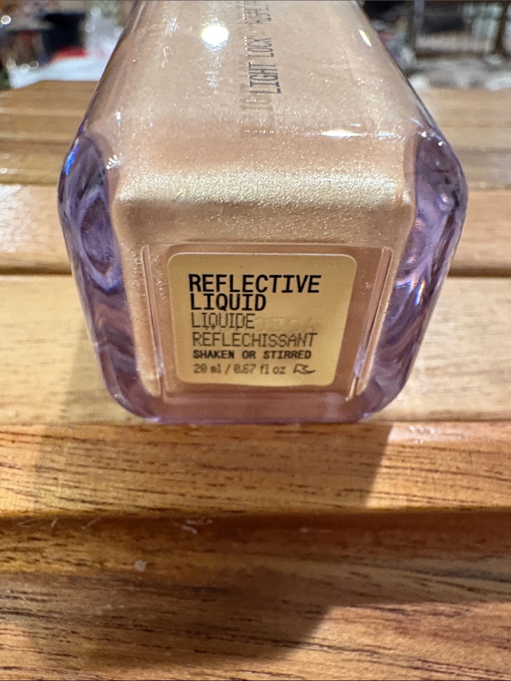 Reflective Liquid Highlighter in Lilac and Gold
